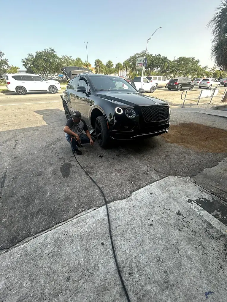Bentley wheel service